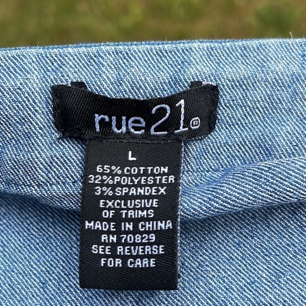 Rue 21 Denim Dress, mid length, womens size large - Picture 7 of 7